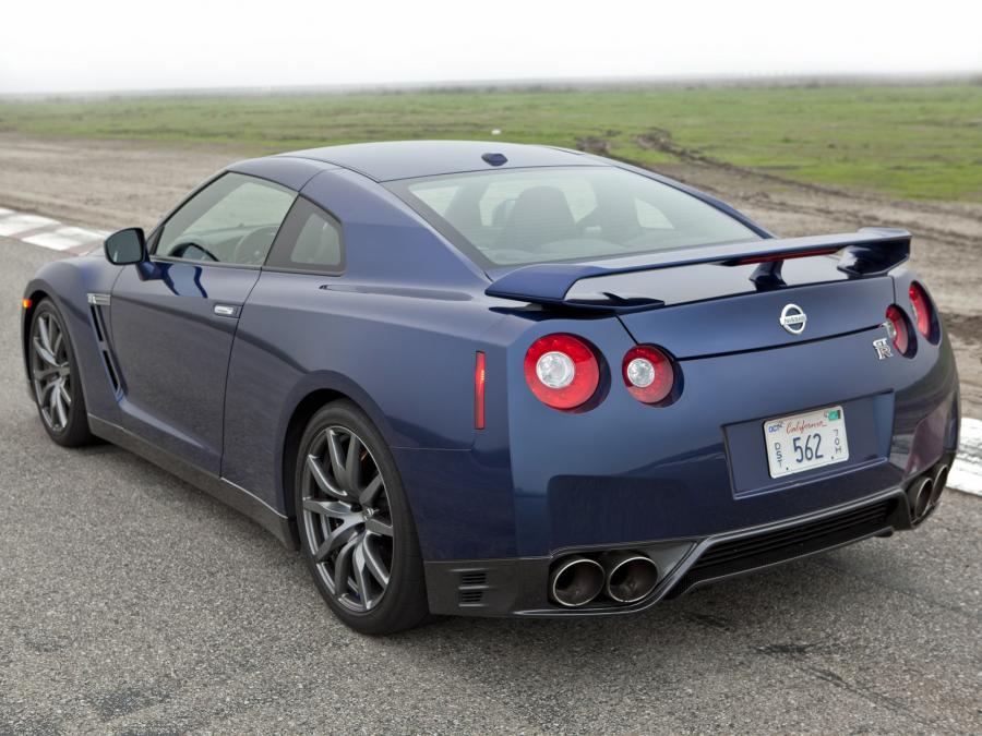  Nissan GT-R Black Edition 2010 года  (US) (фото 14 из 27)